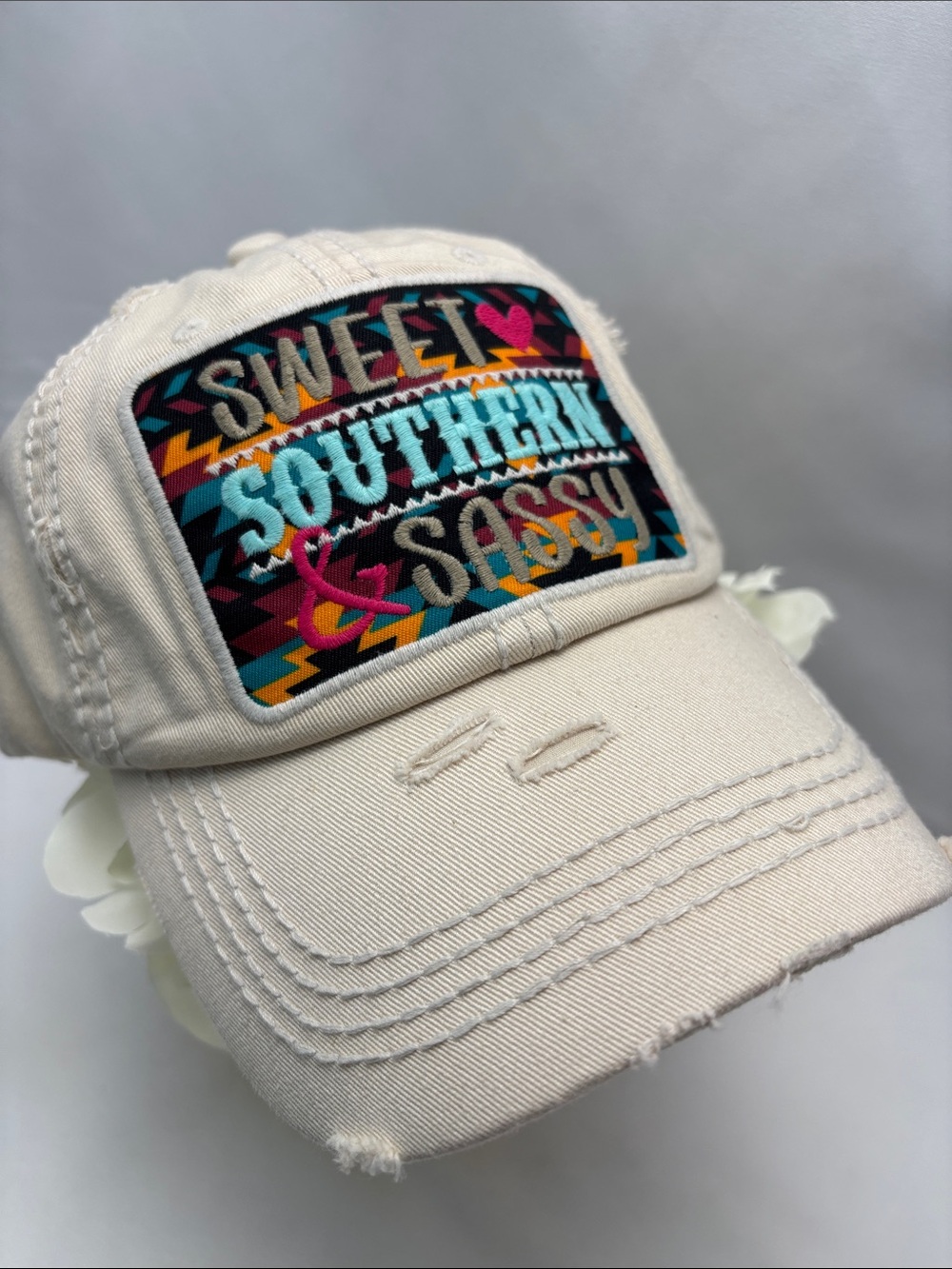 KBETHOS Women’s Vintage Style Cream Baseball Cap with Pastel Floral Accent - Picture 9 of 11